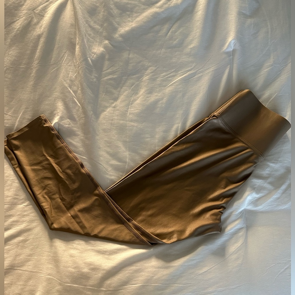 Carbon38 Takara Shine tan leggings